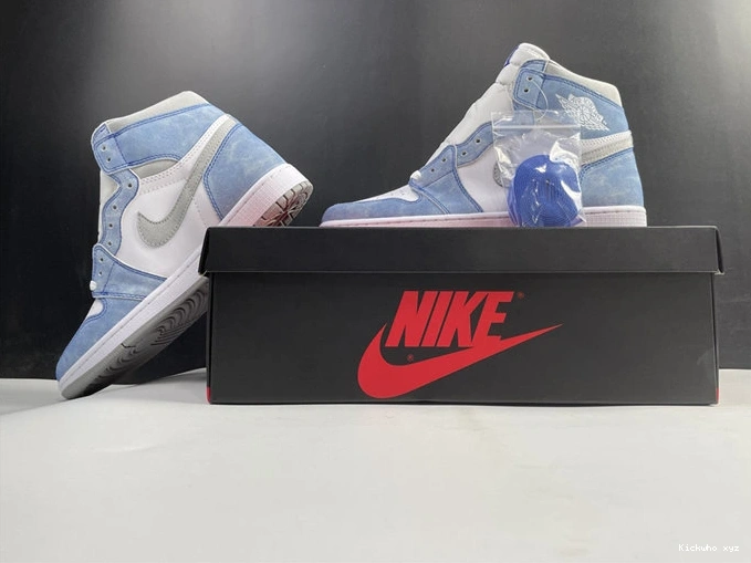 Smoke Retro Royal Hyper Jordan1 Sustainable Grey 555088- 3603 1015